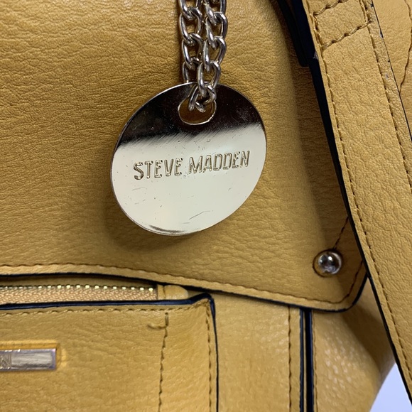 Steve Madden | Yellow Multifunctional Leather Adjustable Bag | Crossbody & Carry - Picture 3 of 12